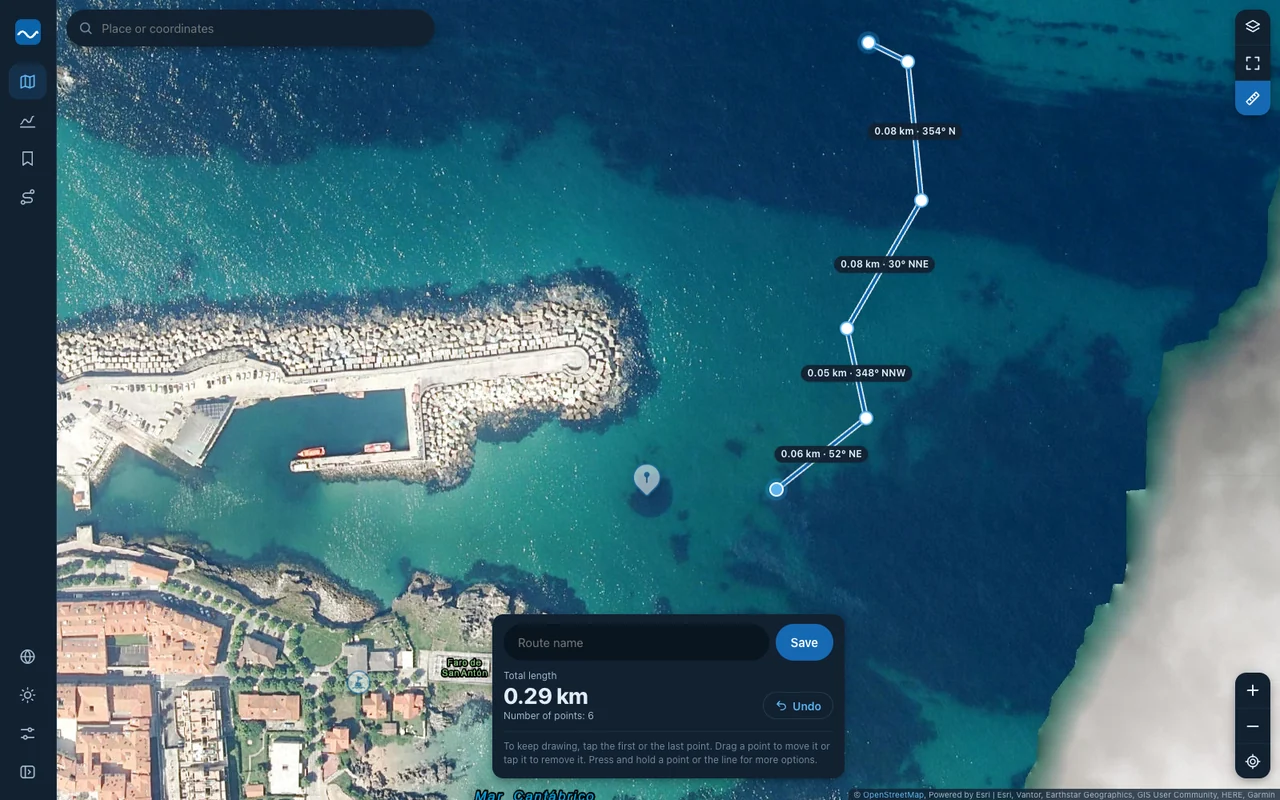 Fishinghub on a computer: a route measured on the map, with its distance and bearing