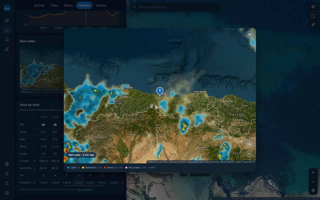 Fishinghub on a computer: the rain radar in a large view over the weather forecast
